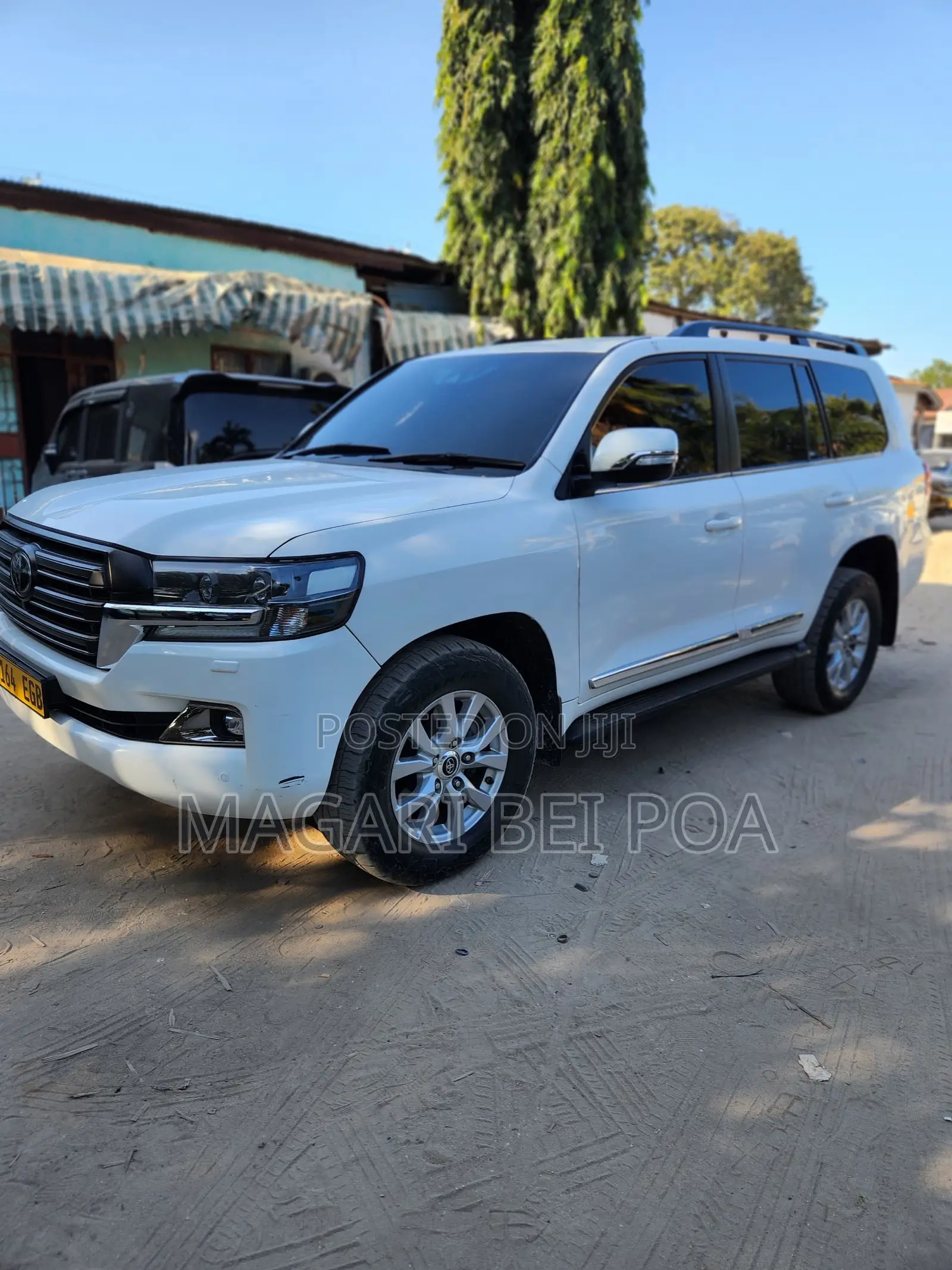 Toyota Land Cruiser 2017 White