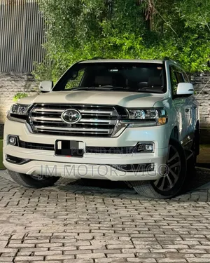 Toyota Land Cruiser 4.6 V8 ZX 2018 Pearl