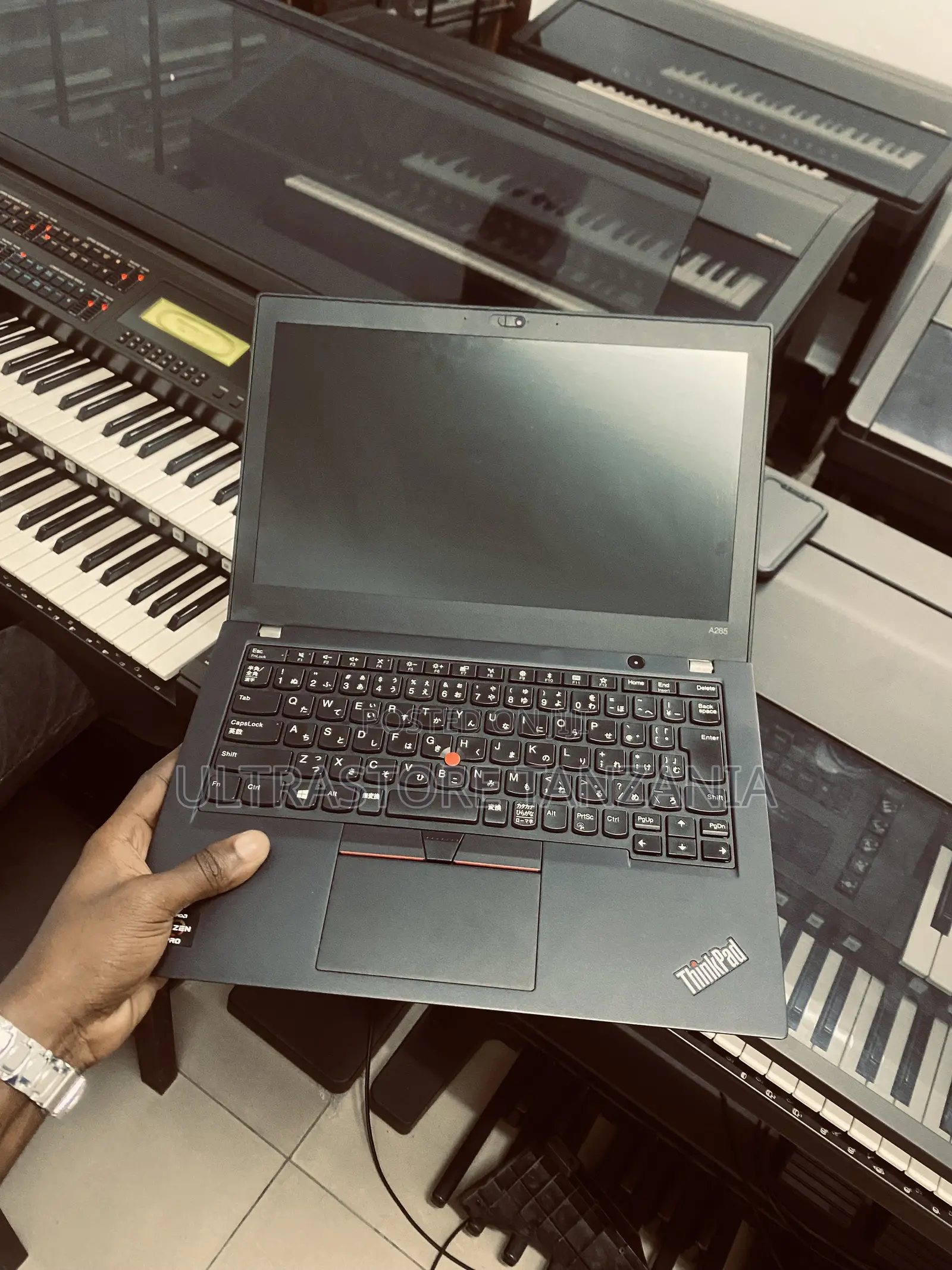 New Laptop Lenovo ThinkPad A485 8GB AMD Ryzen 5 SSD 256GB