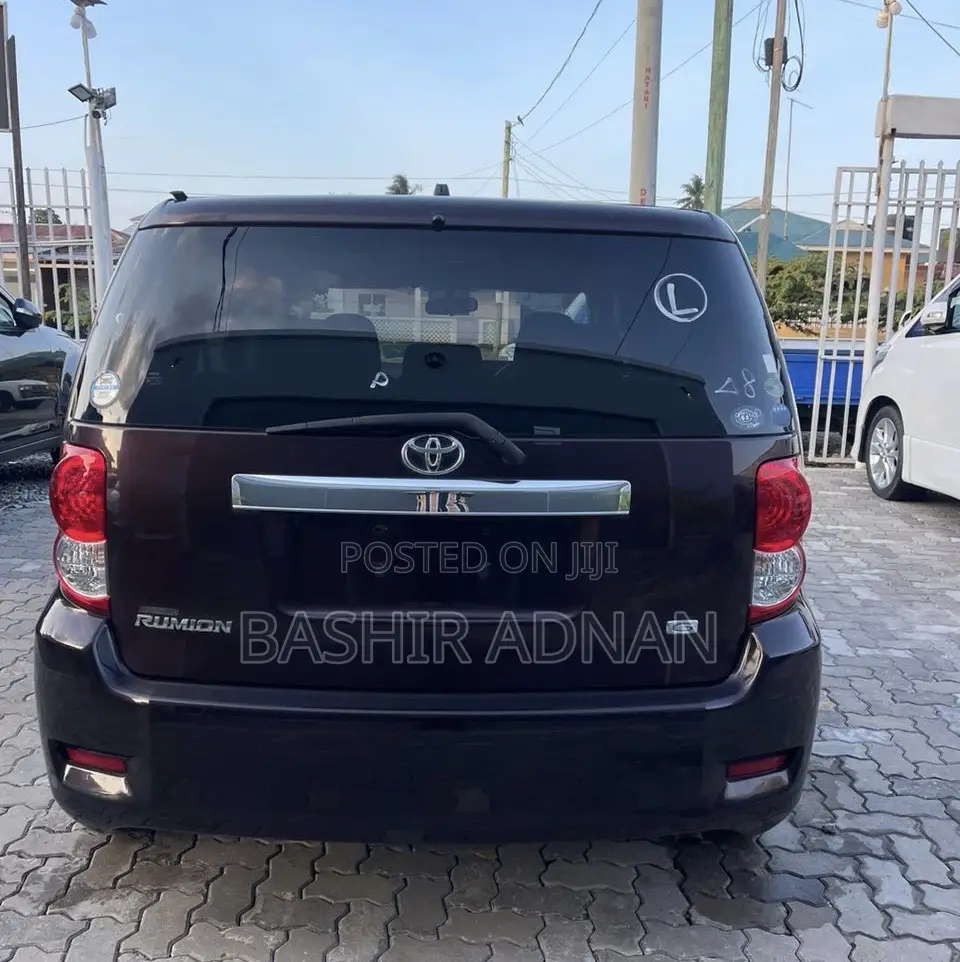 Toyota Corolla Rumion Hatchback 1.5 FWD 2009 Burgundy