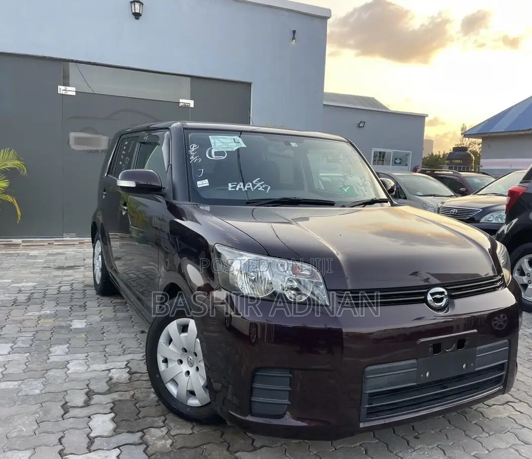 Toyota Corolla Rumion Hatchback 1.5 FWD 2009 Burgundy