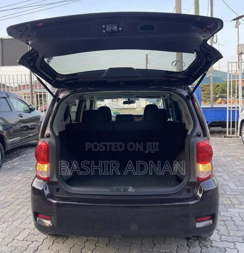 Toyota Corolla Rumion Hatchback 1.5 FWD 2009 Burgundy