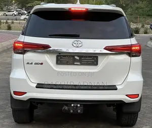 Toyota Fortuner 2.4 D RWD 2018 White