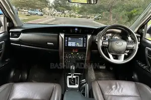 Toyota Fortuner 2.4 D RWD 2018 White