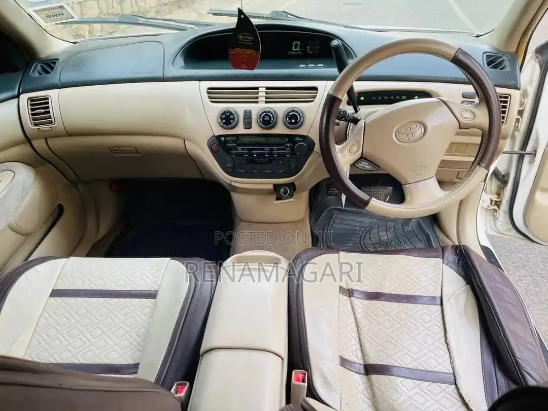 Toyota Vista 2000 White