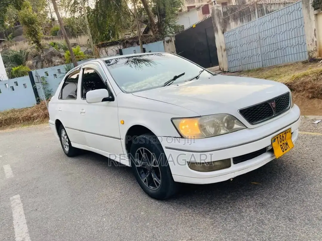 Toyota Vista 2000 White