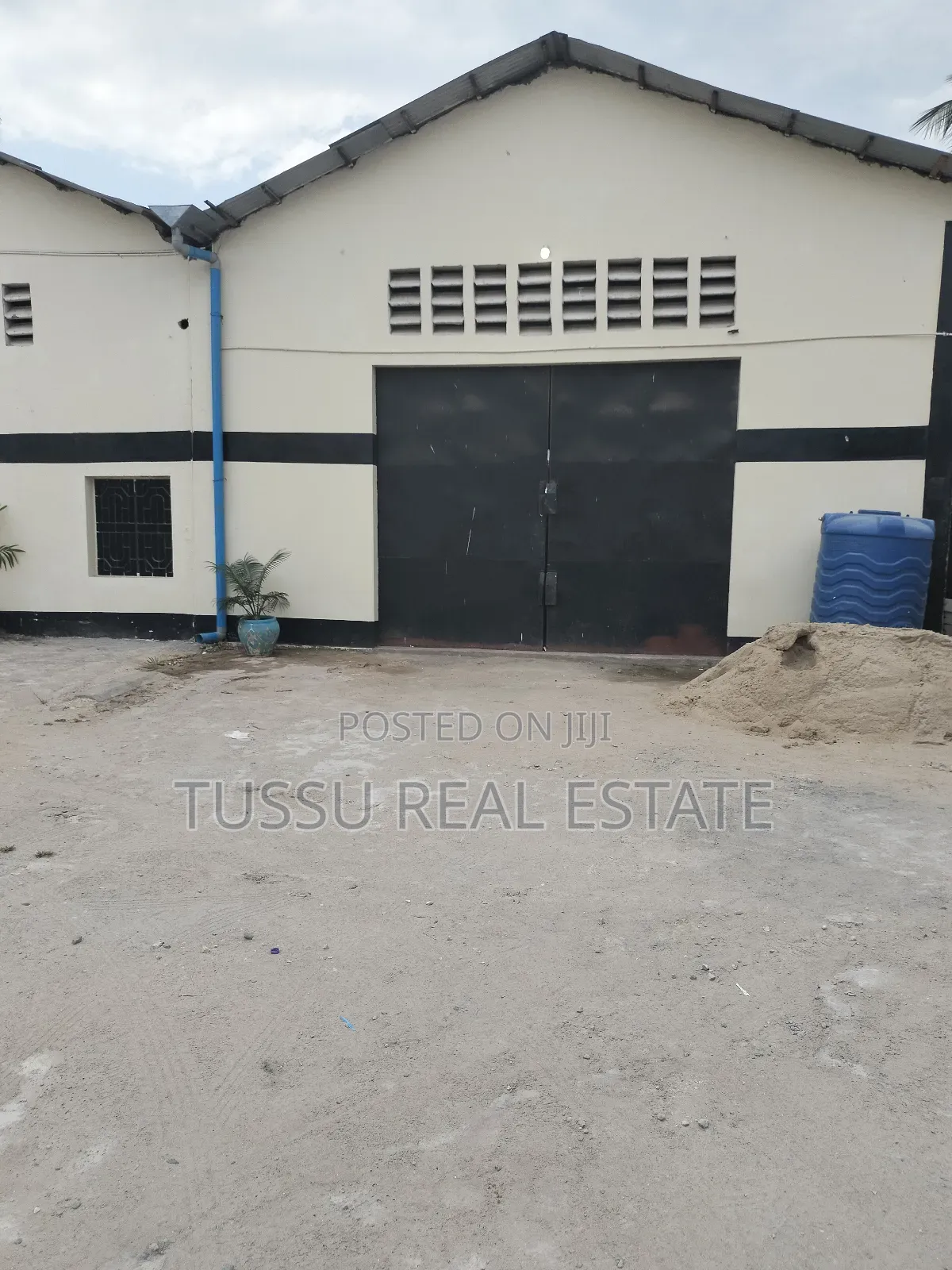 Warehouse House for Rent at Tegeta