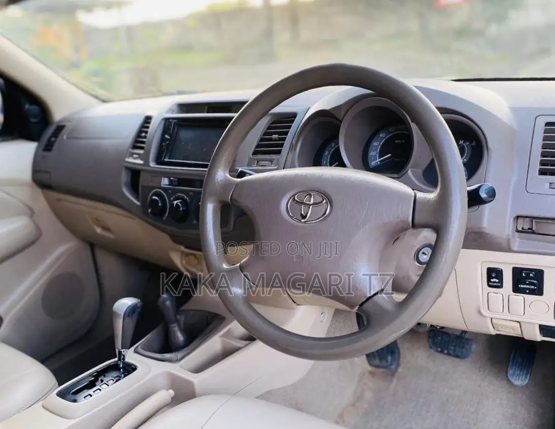 Toyota Hilux 2007 Gold