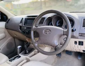 Toyota Hilux 2007 Gold
