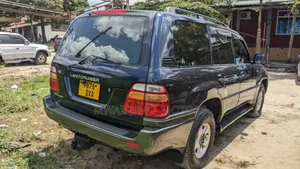 Toyota Land Cruiser 2005 Blue