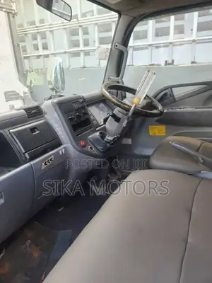 Mitsubishi Canter 1999 White