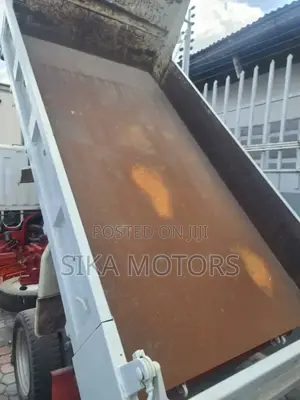 Mitsubishi Canter 1999 White