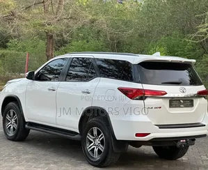 Toyota Fortuner 2018 Pearl