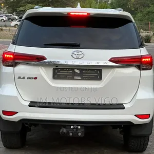 Toyota Fortuner 2018 Pearl