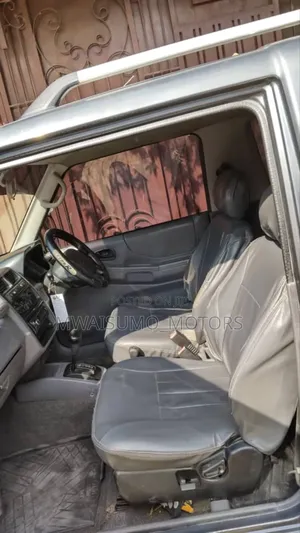Mitsubishi Pajero 2000 Gray