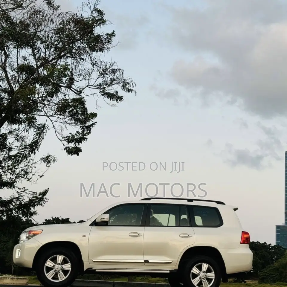 Toyota Land Cruiser 4.5 V8 VXR 2012 White