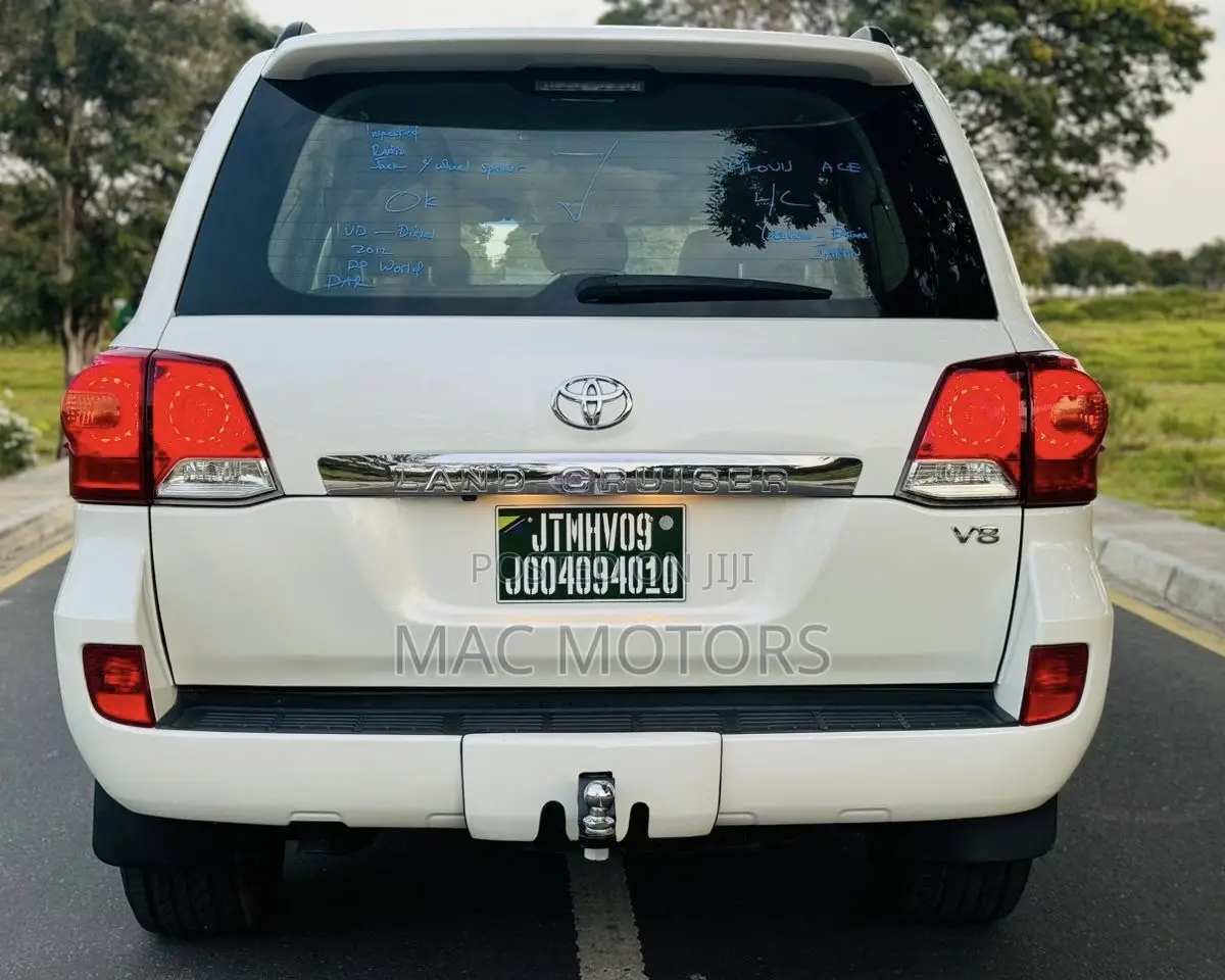 Toyota Land Cruiser 4.5 V8 VXR 2012 White