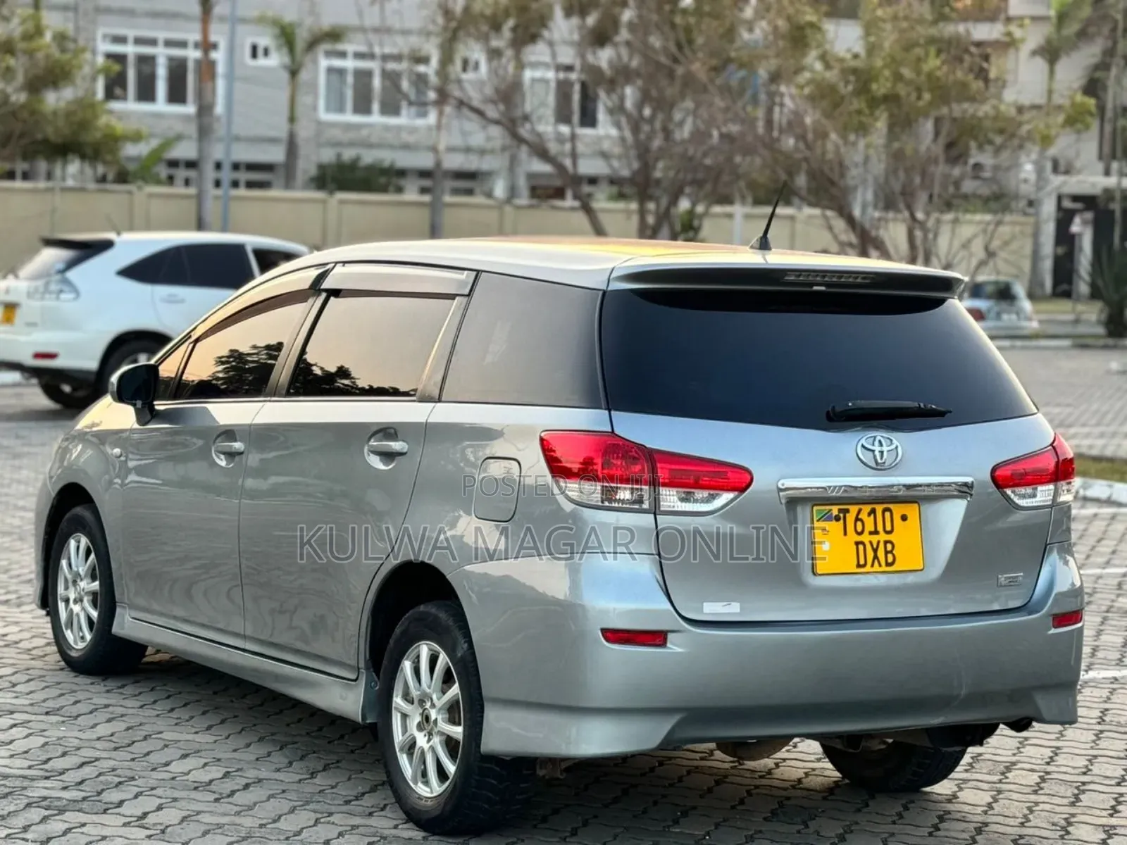 Toyota Wish 2010 Silver