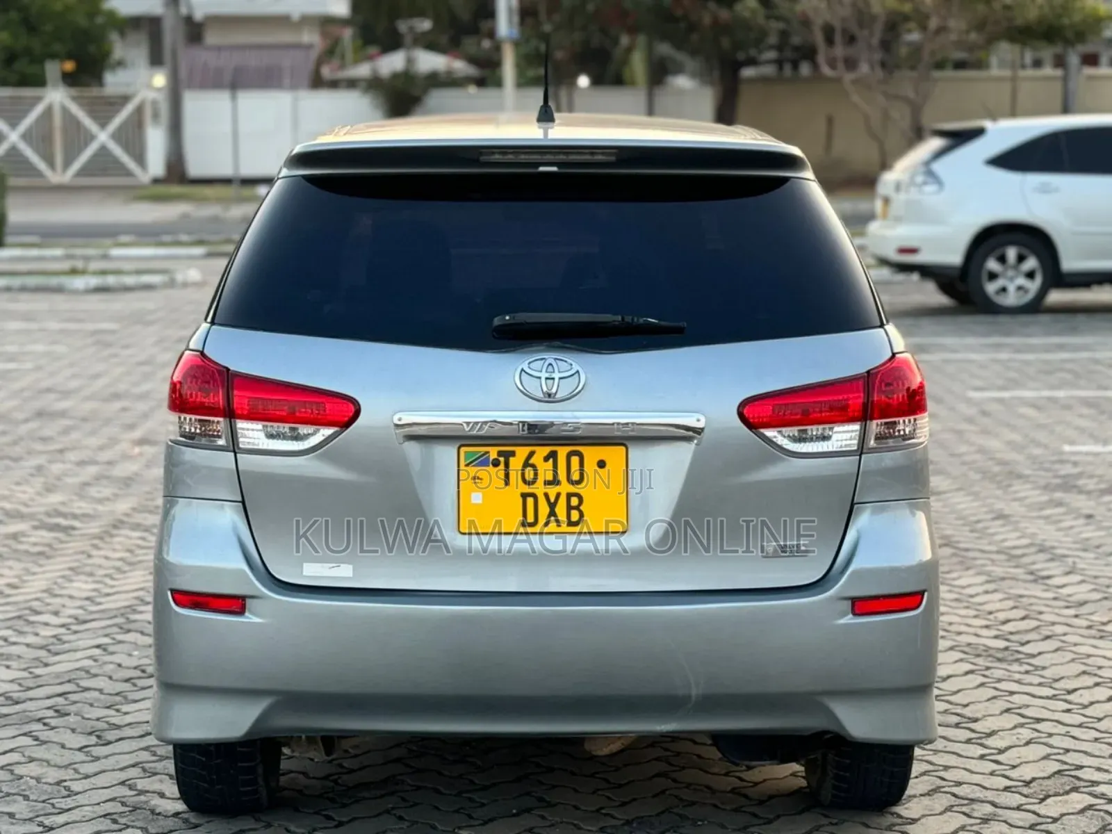 Toyota Wish 2010 Silver