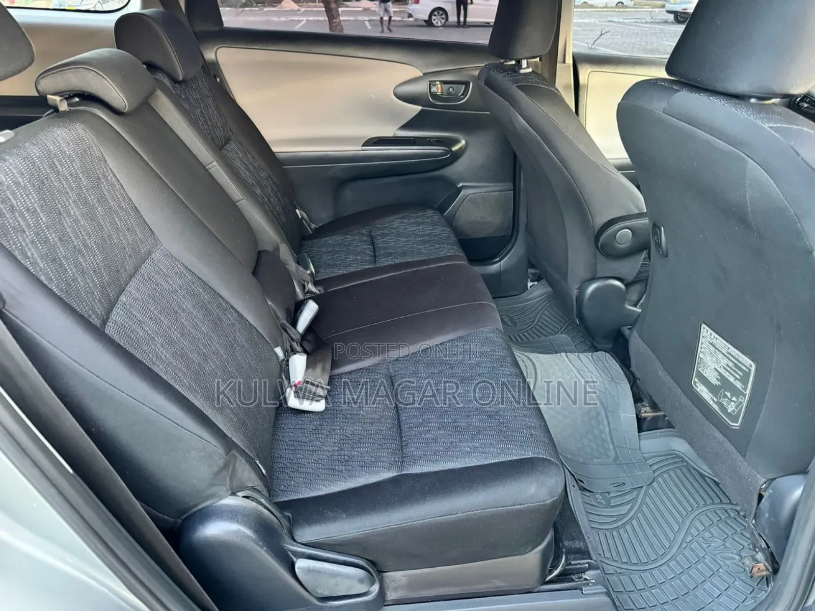 Toyota Wish 2010 Silver