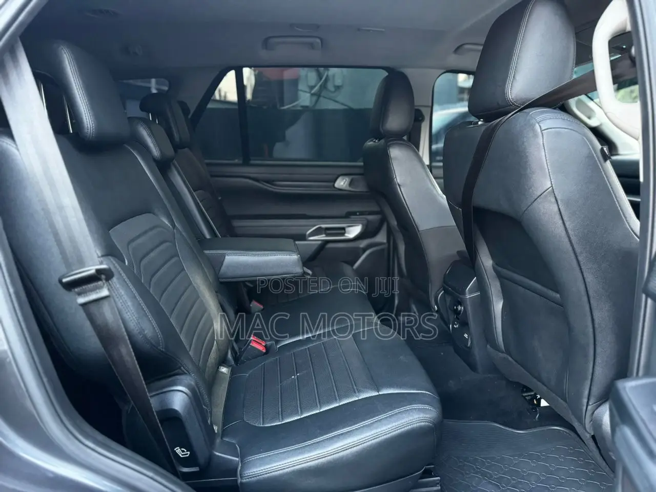 Ford Everest 2023 Gray