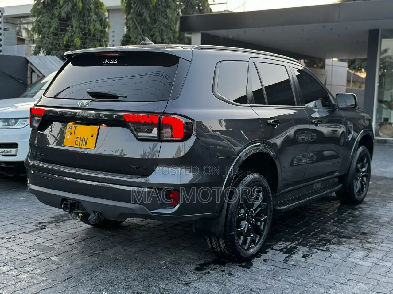 Ford Everest 2023 Gray