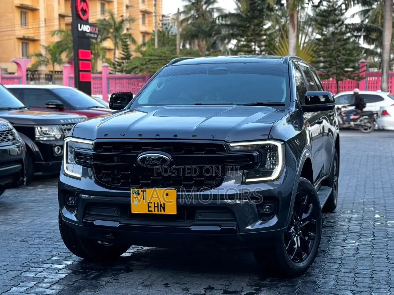 Ford Everest 2023 Gray