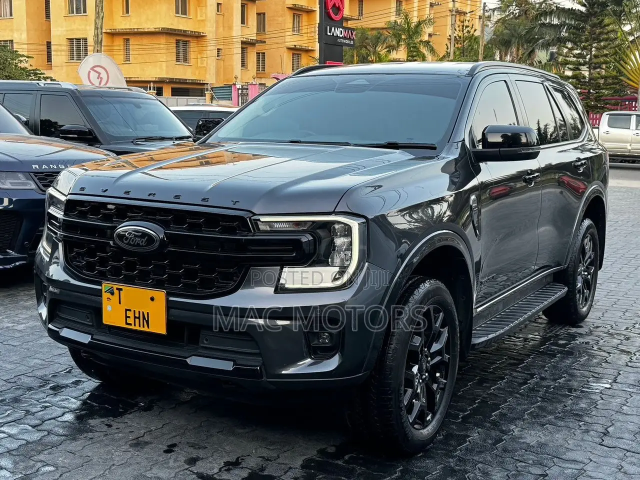 Ford Everest 2023 Gray