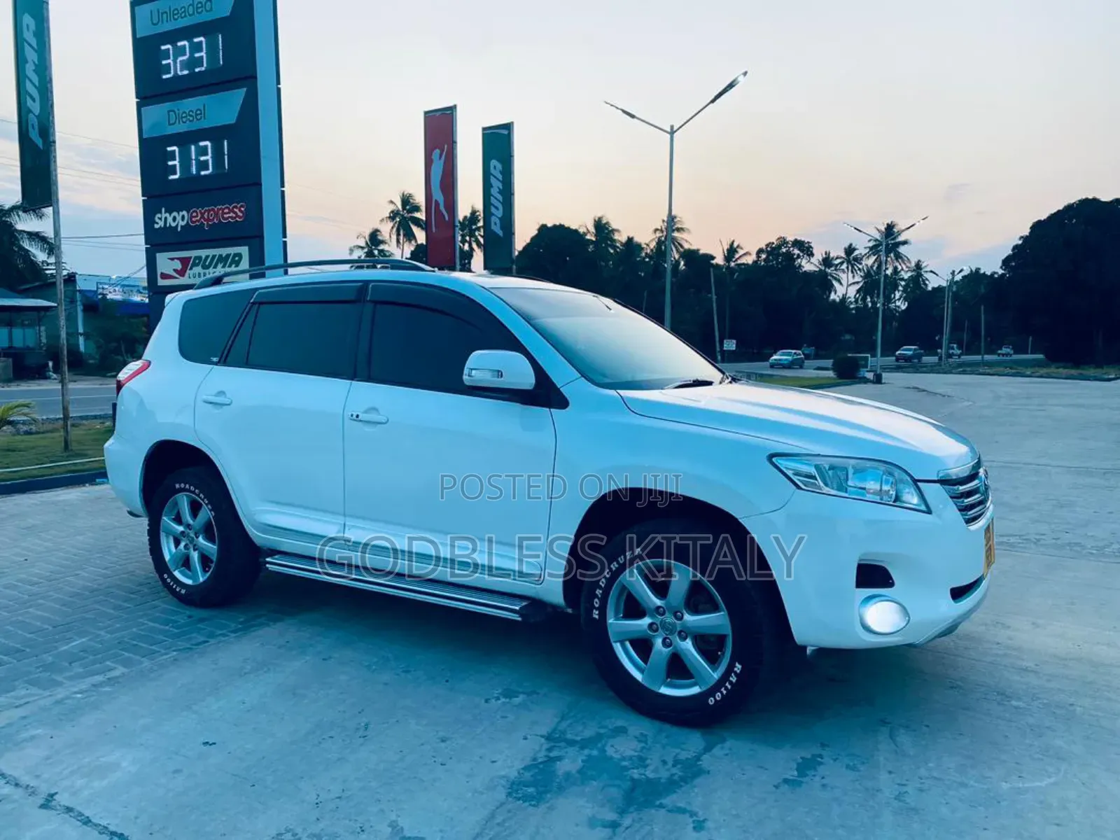 Toyota Vanguard 2008 White