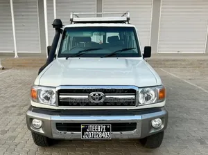 Toyota Land Cruiser 2015 White