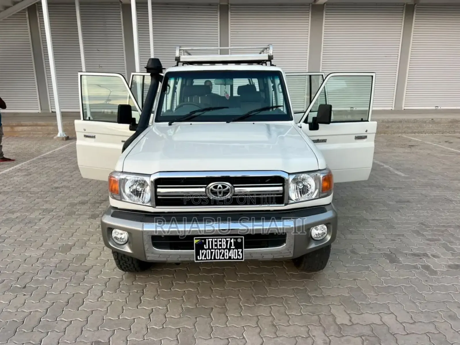 Toyota Land Cruiser 2015 White