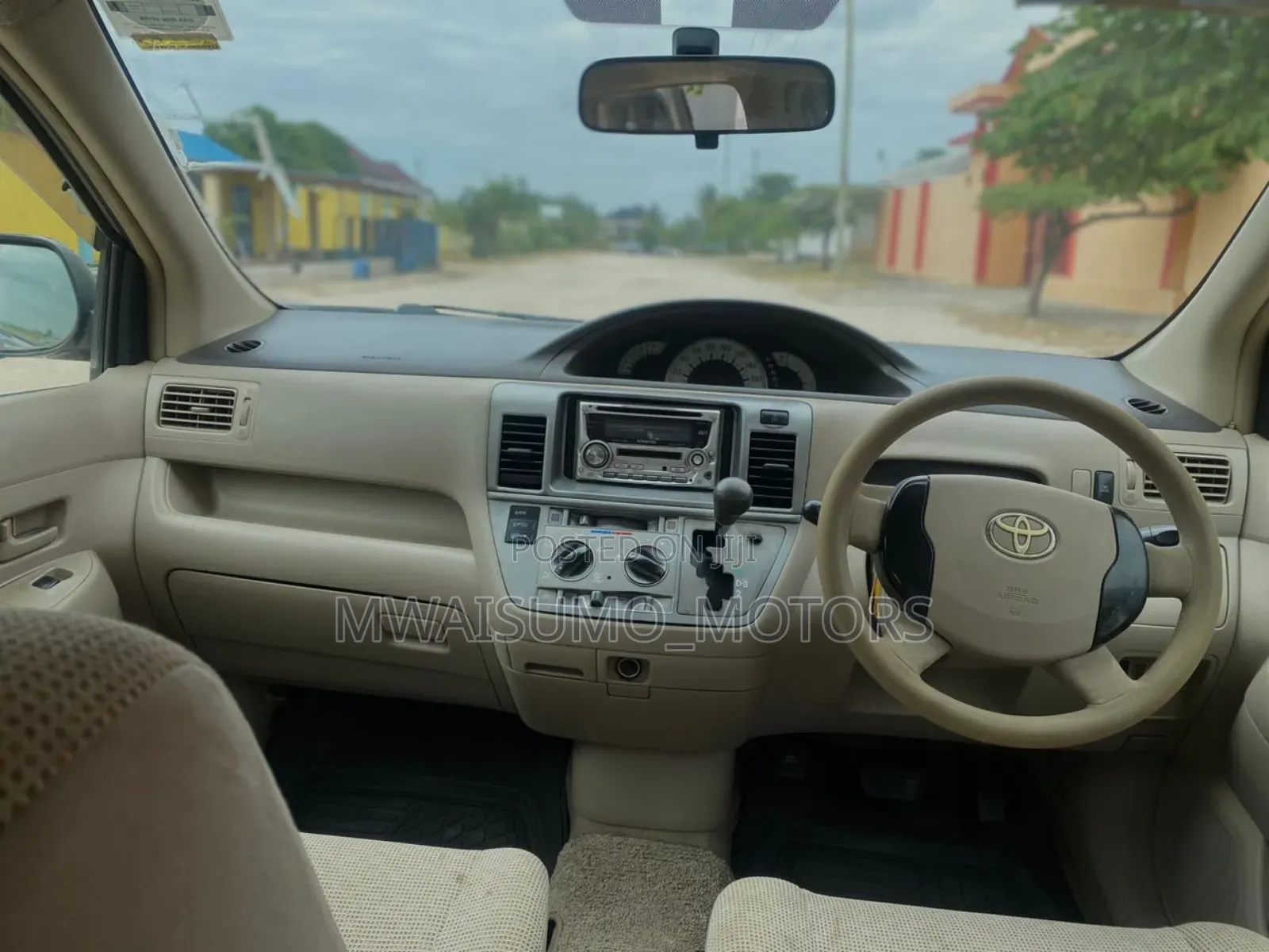 Toyota Raum 2003 Silver