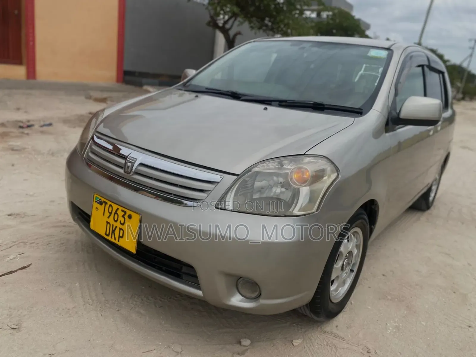 Toyota Raum 2003 Silver