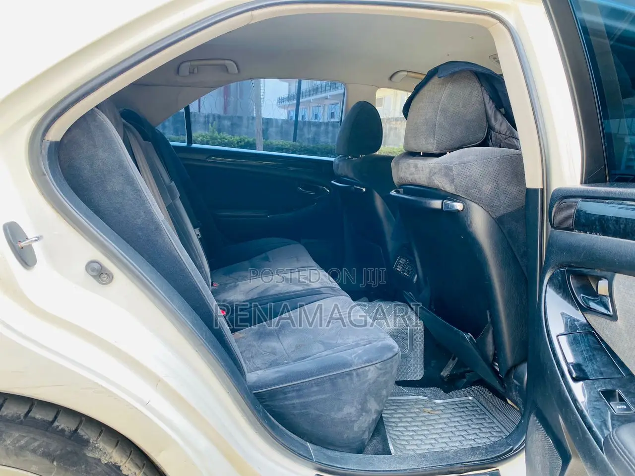 Toyota Crown Royale 2005 White