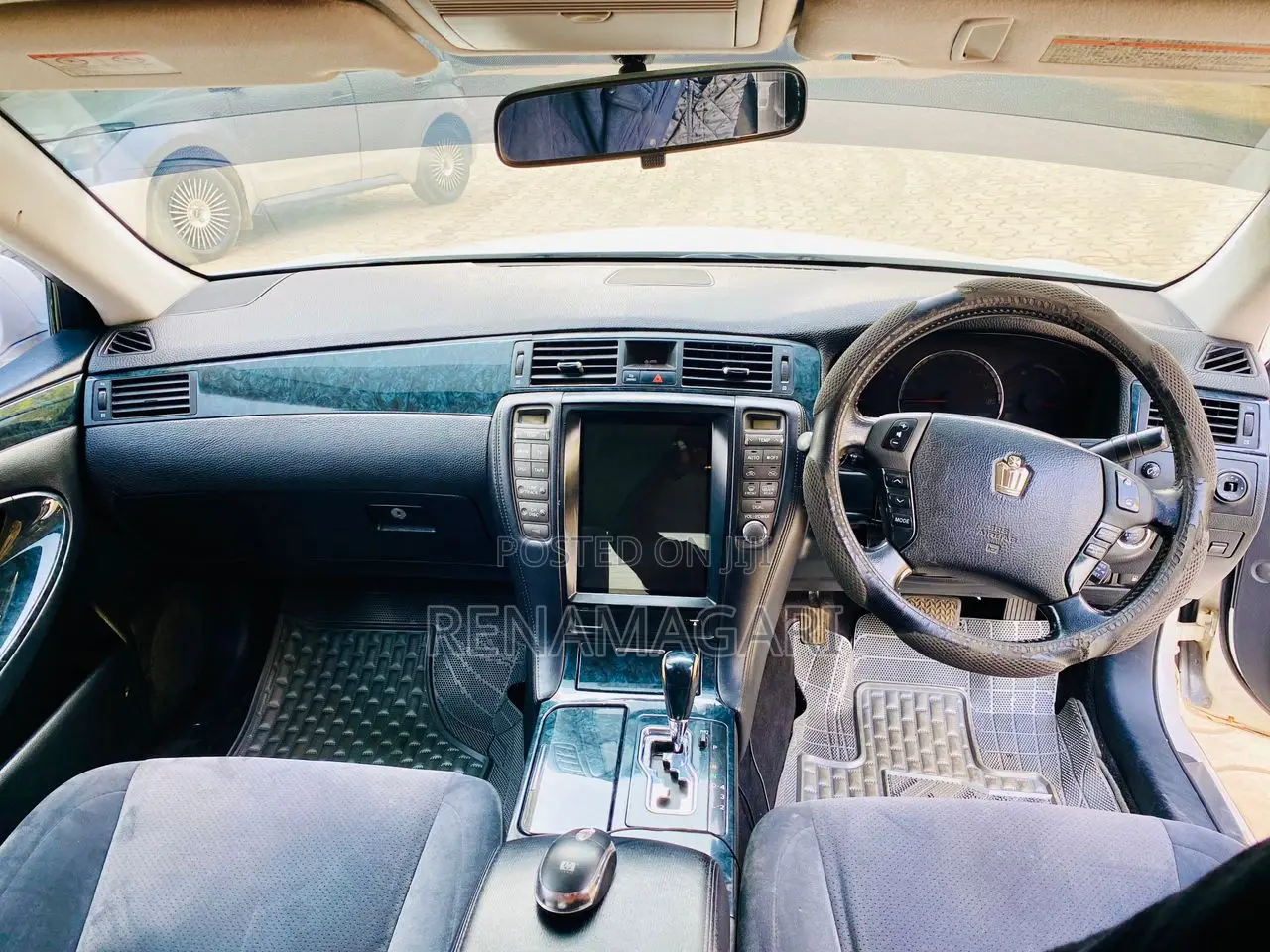 Toyota Crown Royale 2005 White
