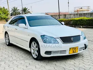 Toyota Crown Royale 2005 White