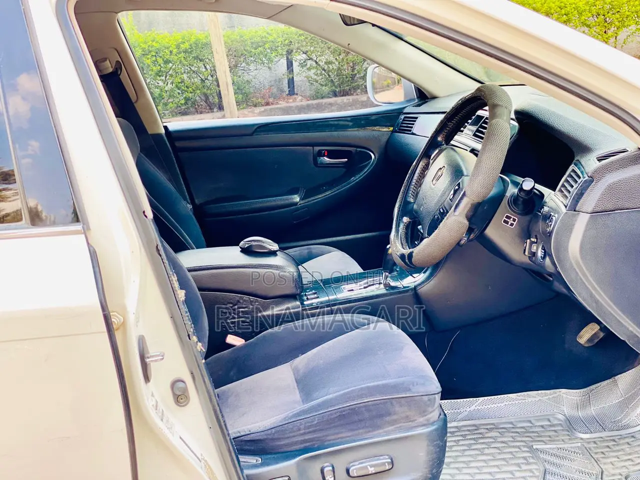 Toyota Crown Royale 2005 White