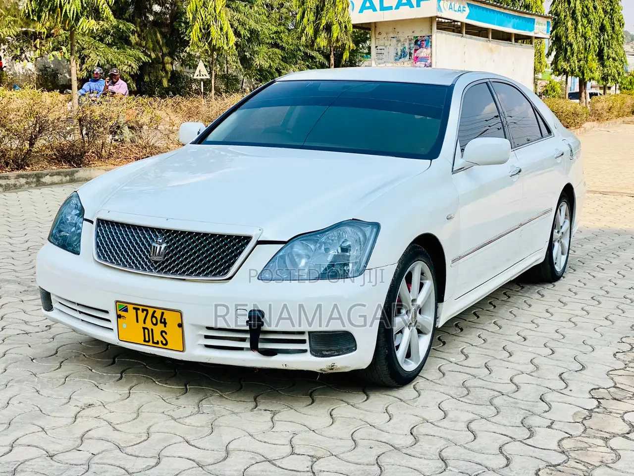 Toyota Crown Royale 2005 White