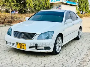 Toyota Crown Royale 2005 White