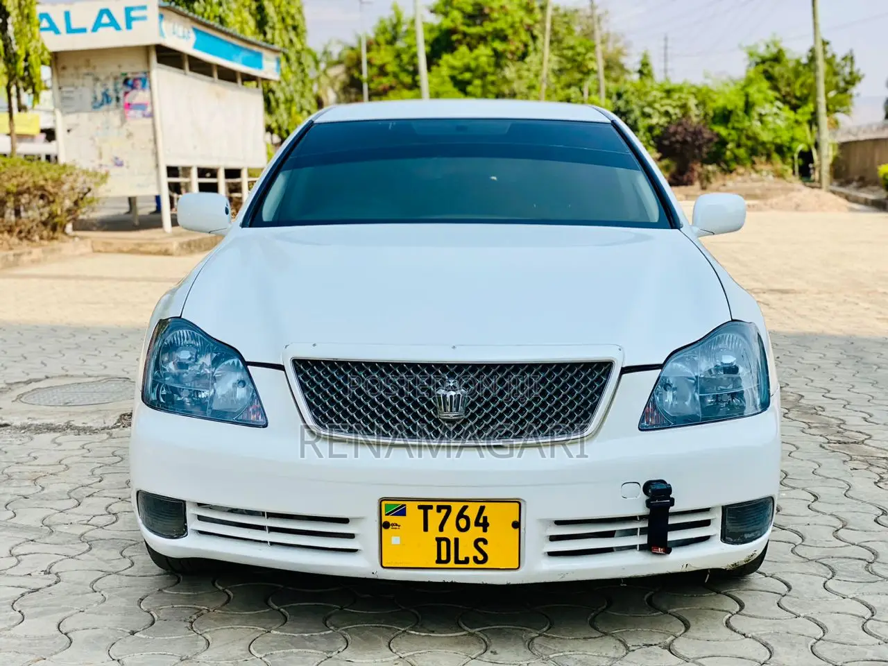 Toyota Crown Royale 2005 White