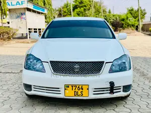 Toyota Crown Royale 2005 White