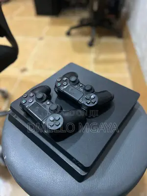 Photo - Playstation 4 Slim