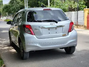 Toyota Vitz 1.3 FWD 5dr 2013 Silver