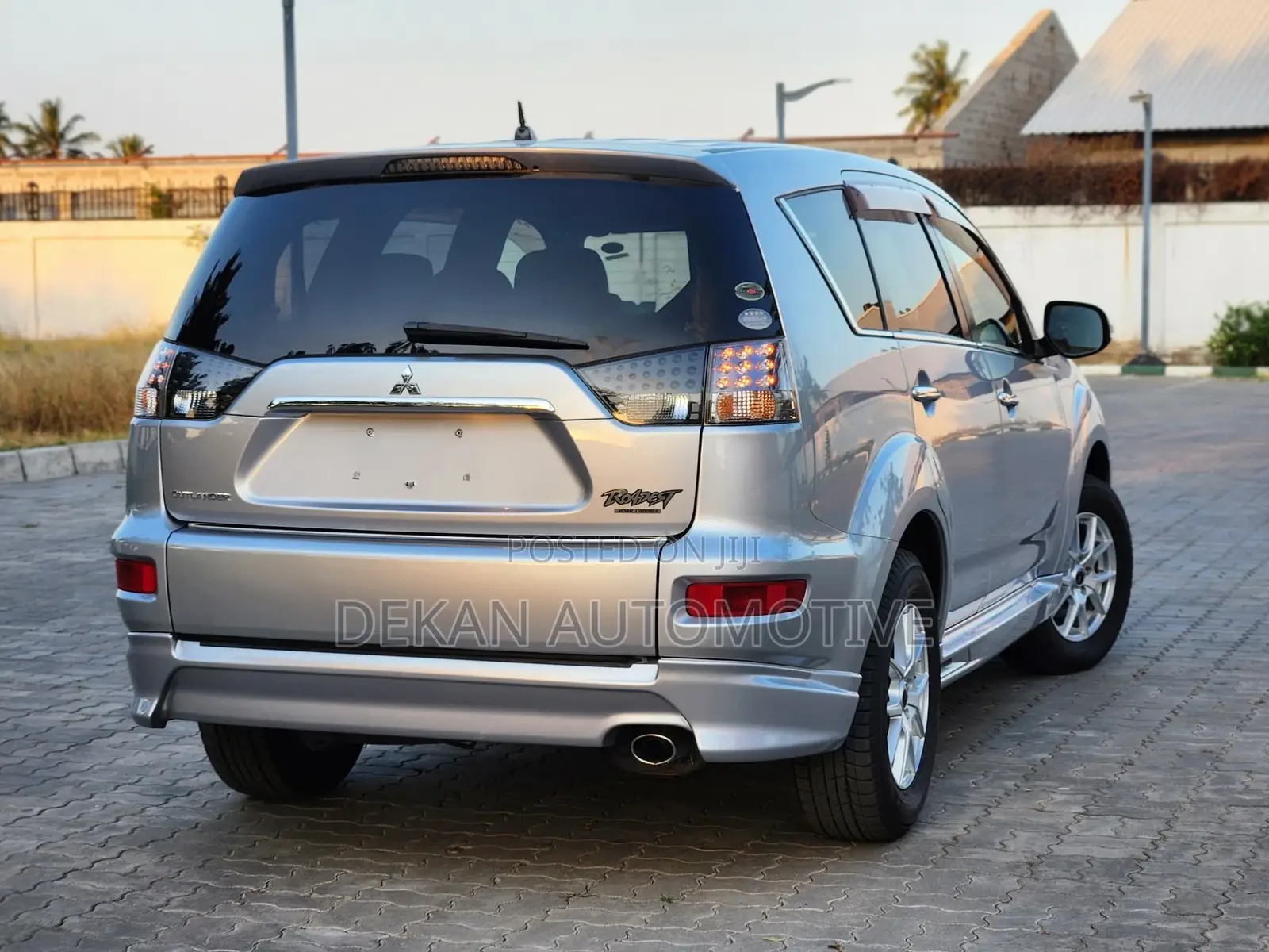 Mitsubishi Outlander SE 2010 Silver
