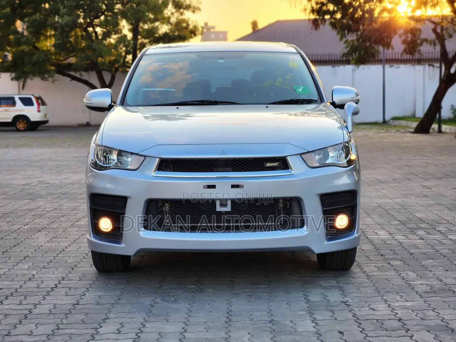 Mitsubishi Outlander SE 2010 Silver