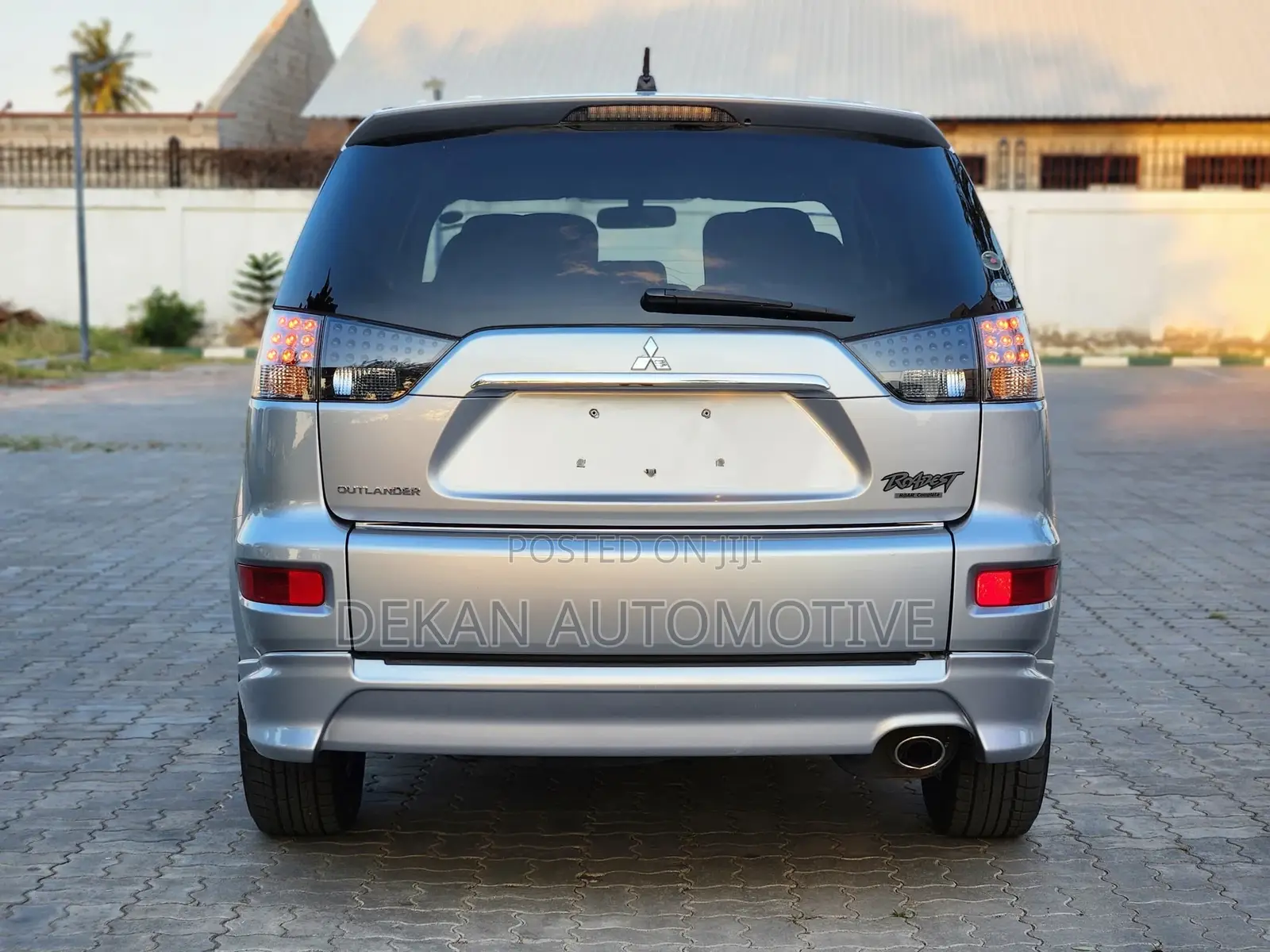 Mitsubishi Outlander SE 2010 Silver