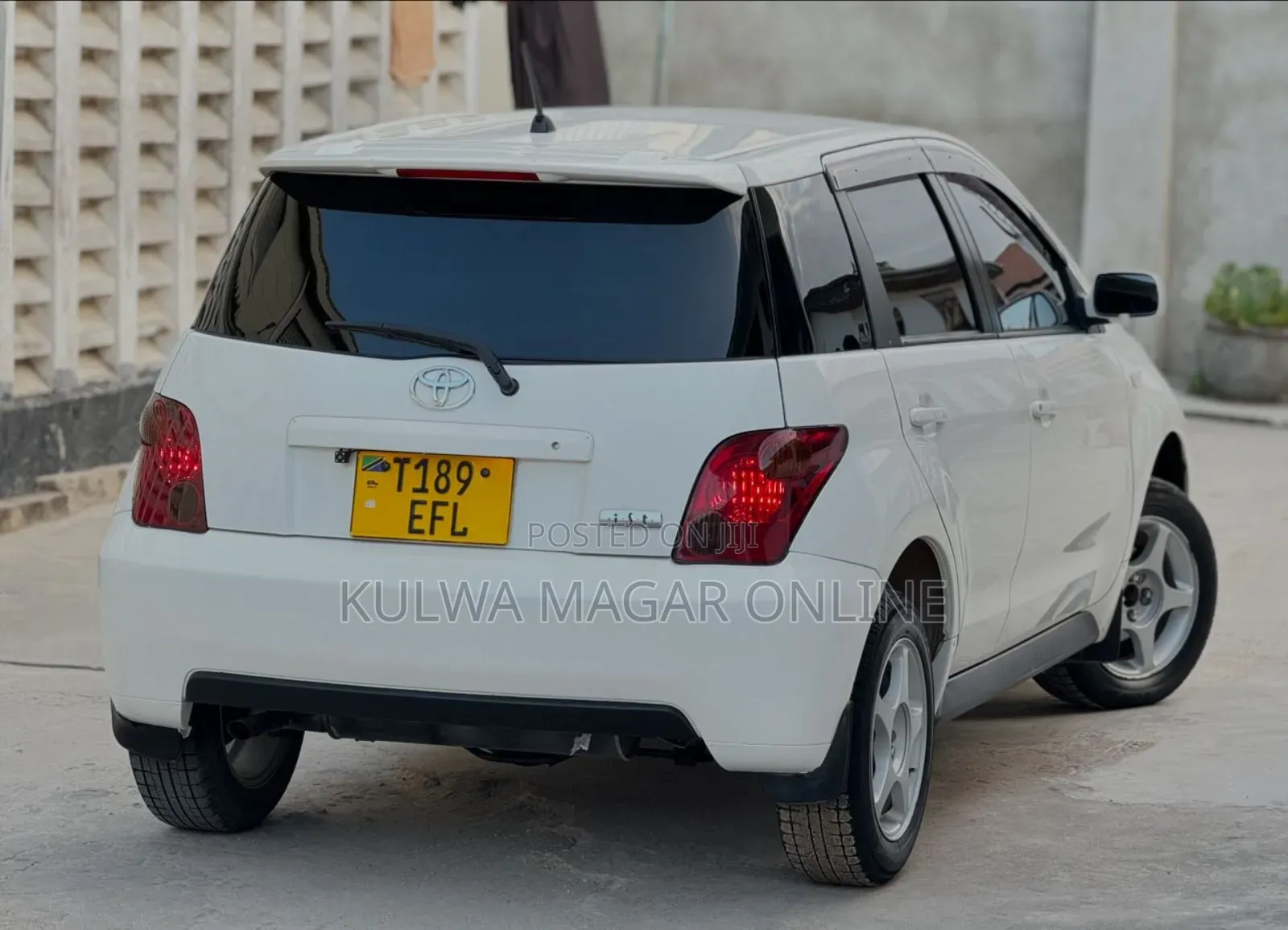 Toyota IST 2004 White