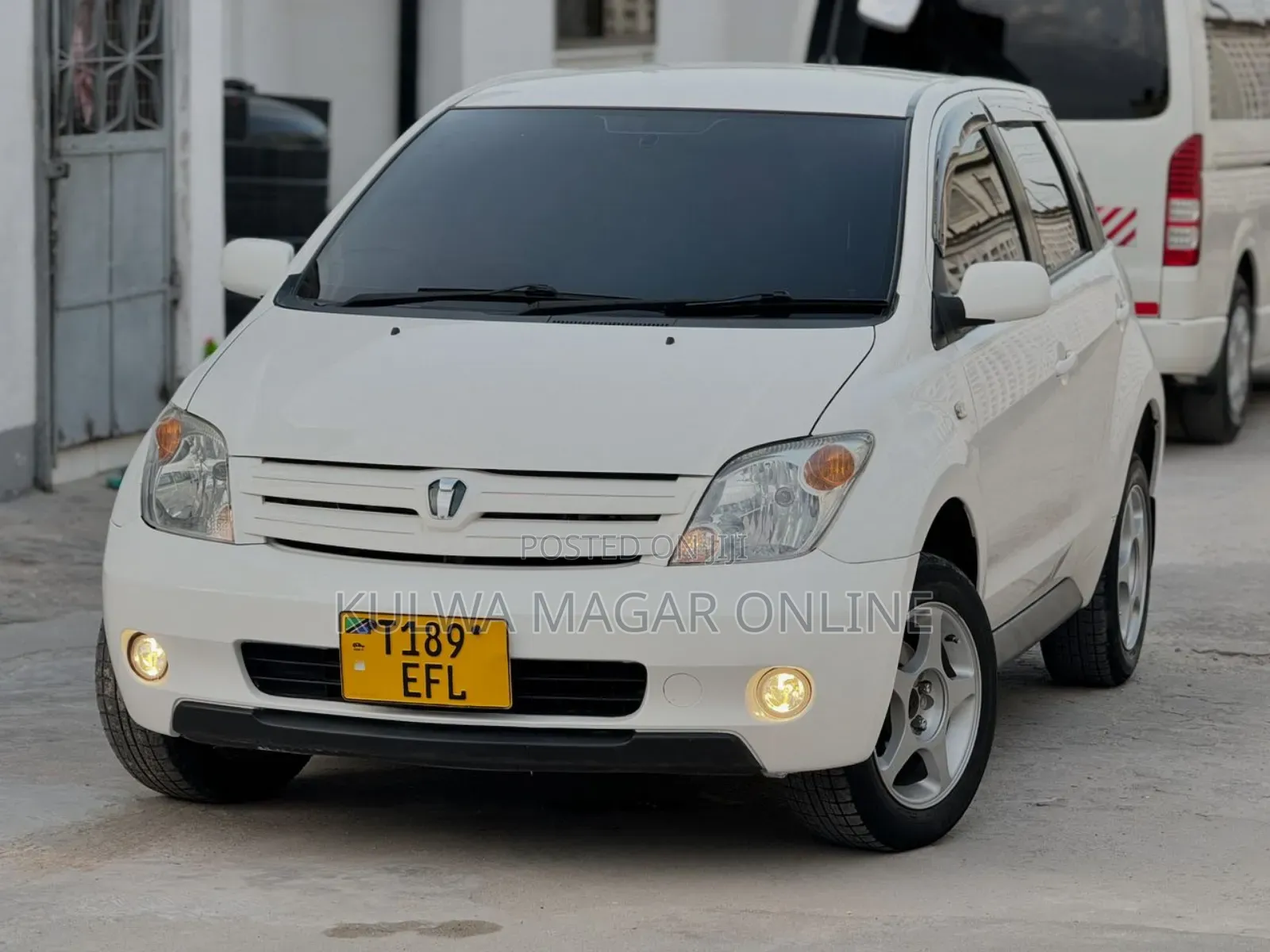 Toyota IST 2004 White