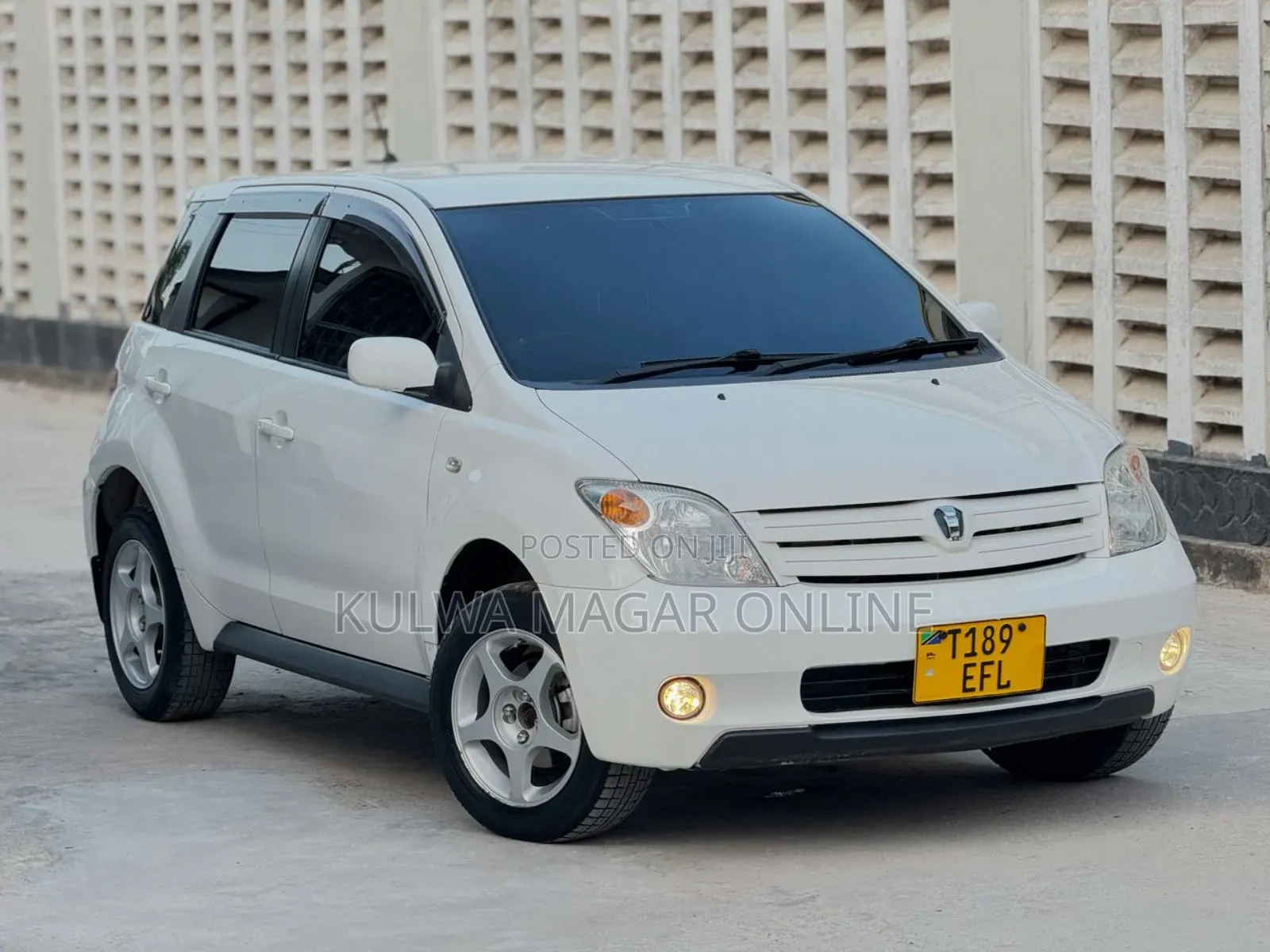 Toyota IST 2004 White
