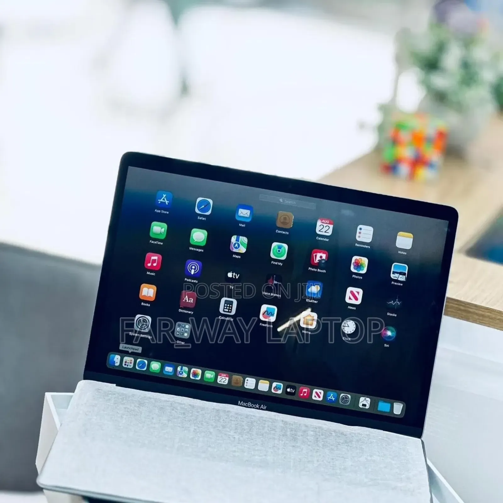 New Laptop Apple MacBook Air 2020 M1 8GB Apple M1 SSD 256GB